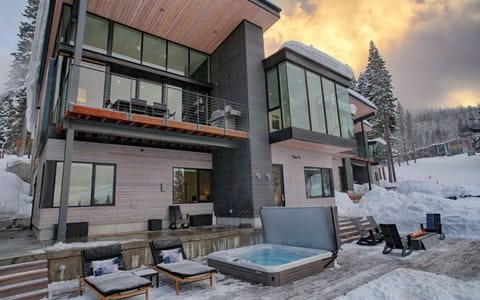 Modern Ski In-Out Home, Mid-Mountain House in Sierra Nevada