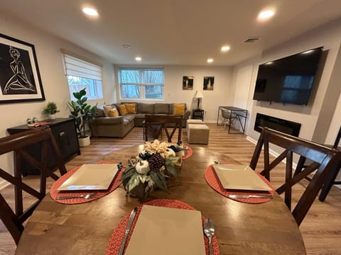 Living room, Dining area