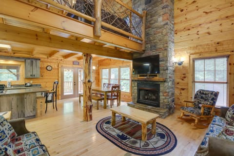 Sevierville Rental Cabin with Hot Tub and Game Room! Maison in Sevier County