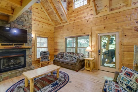 Sevierville Rental Cabin with Hot Tub and Game Room! House in Sevier County