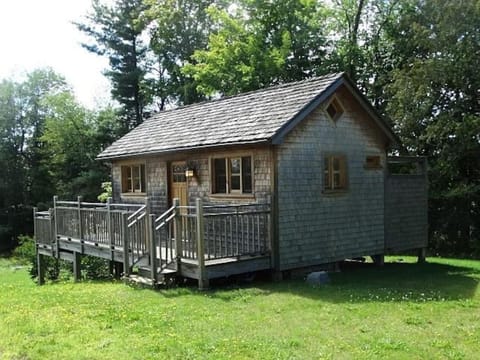 Rustic Lakefront Cottage Derby Paddles Lodge Chalet in Derby