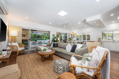 Burleigh Beach House House in Burleigh Heads