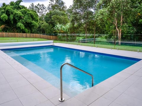 Amazing House Big Swimming Pool BBQ House in Mooloolah Valley