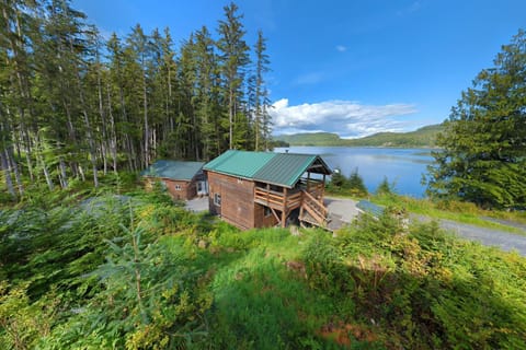 Whale Pass Adventure Apartment House in Prince of Wales Island