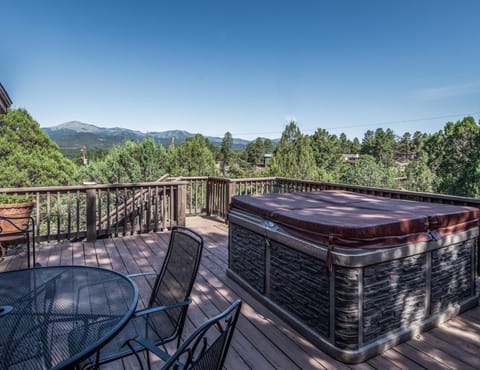 Casa Devine View House in Ruidoso