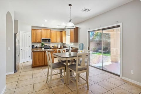 Spacious 6Bed home in Gilbert. House in Gilbert