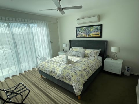 Clearview Waters - 4 King bedrooms, 3 bathrooms & views Villa in Mildura