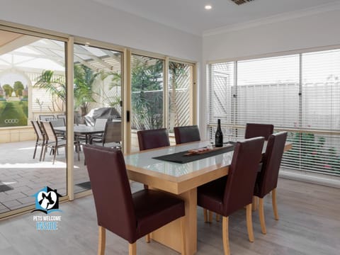 Luxury Ocean Front 3BR Home in Central Victor Maison in Victor Harbor