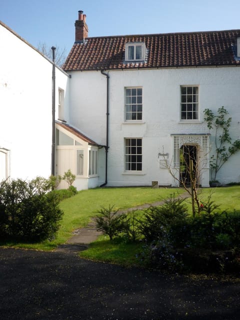 Facade/entrance, Garden