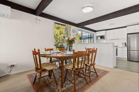 Nelson Beach Cottage by Experience Jervis Bay Maison in Vincentia