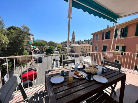 Day, View (from property/room), Balcony/Terrace, Balcony/Terrace, Dining area, City view