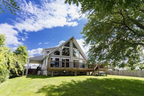 Luxury Waterfront Cottage Casa in Greater Napanee