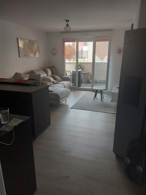 Appartement chaleureux F3 Condo in Drancy