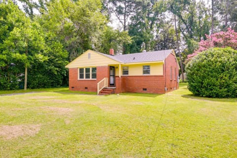 Fayetteville Vacation Rental about 6 Mi to Downtown! House in Fayetteville