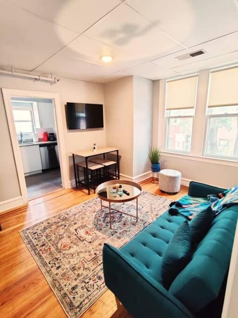 Cozy 1BDR In Central Philly Hosted By StayRafa 2R Condominio in Rittenhouse Square