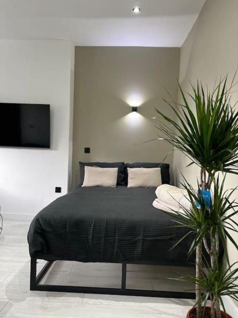 Farsley Studio Apartment in Leeds