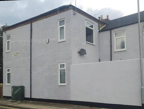 Bright Spacious Home with Parking - Haughton Apartment in Darlington