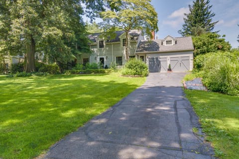 Pittsford Vacation Home about 2 Mi to Historic Village House in Brighton