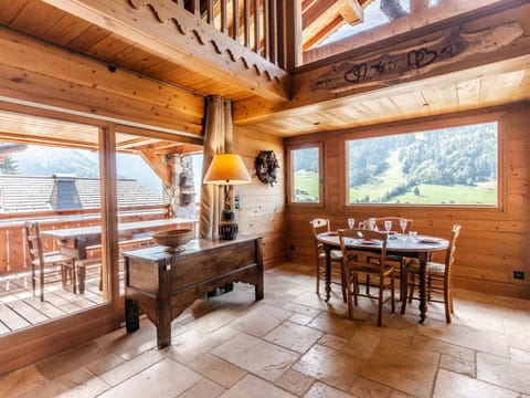 Grand chalet de charme pour 14 pers. à 500m des télécabines, avec ascenseur et Wi-Fi - FR-1-754-8 Chalet in Montriond