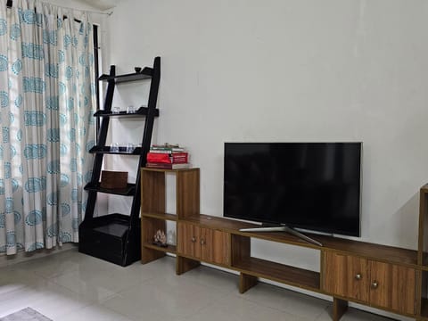 Vintage GreyRoom - Family Stay Apartment in Dhaka