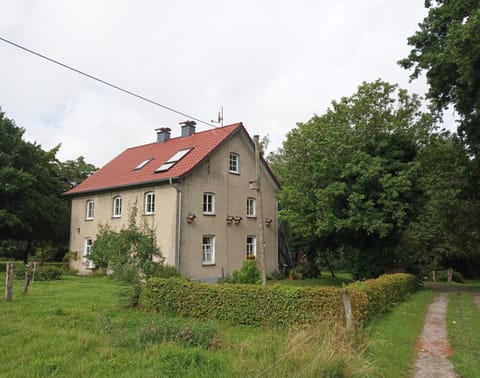 Property building, Day, Natural landscape, Garden, Garden view