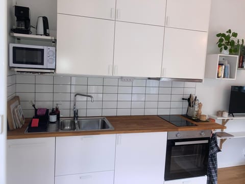 Tiny grey house with loft, 15 min from city center Maison in Gothenburg