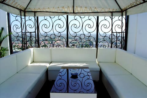 The Penthouse Hotel and Residences Hôtel in Angeles