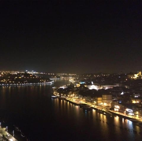 Oporto, sea view and marina Apartment in Vila Nova de Gaia