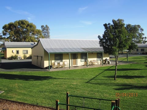 Property building, Day, Garden