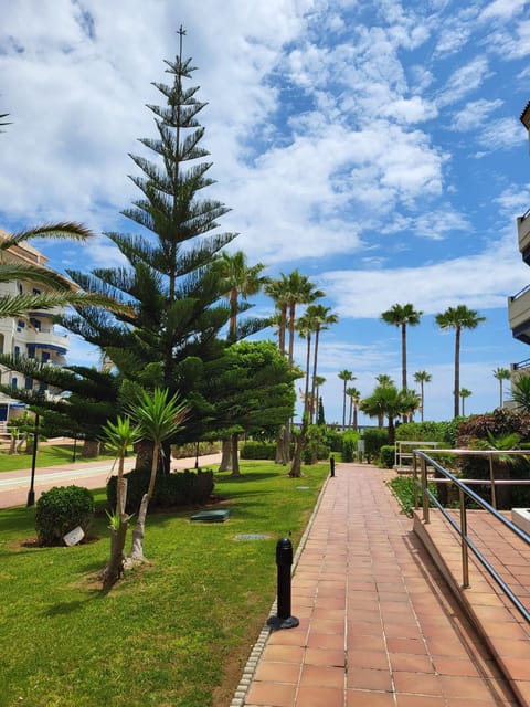 Beachfront 3 Bed Apt San Luis De Sabinillas Appartement in San Luis de Sabinillas