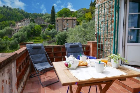 Balcony/Terrace, Mountain view