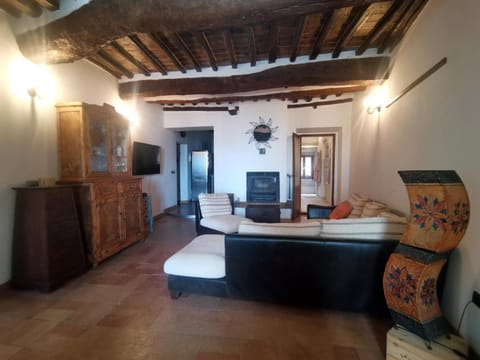 Lady Tosca Home in Montalcino Condo in Montalcino