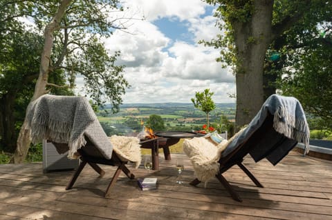 Natural landscape, Hot Tub, View (from property/room), Seating area, Dining area, Mountain view