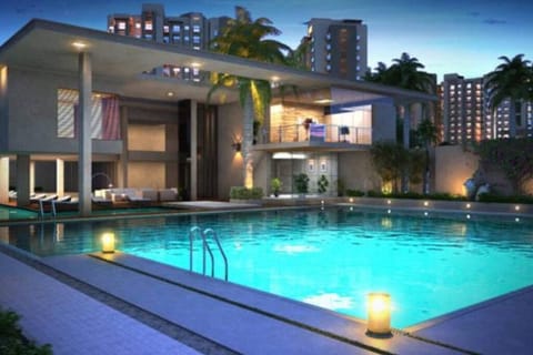 Swim, Dine, Relax in Marina Del REY Condominio in Lawndale