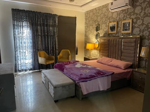 Three Bedroom Villa Villa in Lahore