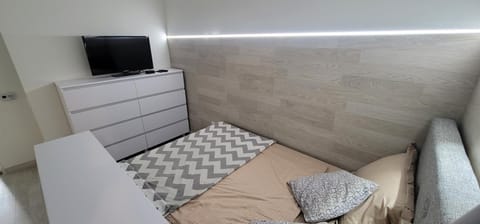 Уютная квартира-студия в новом доме Cozy new apartment with city view Condo in Chișinău