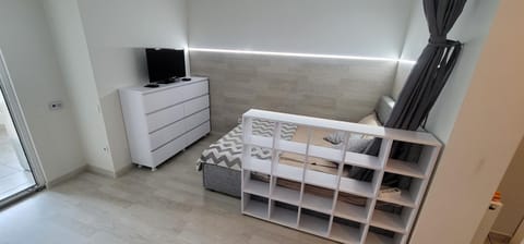 Уютная квартира-студия в новом доме Cozy new apartment with city view Condo in Chișinău