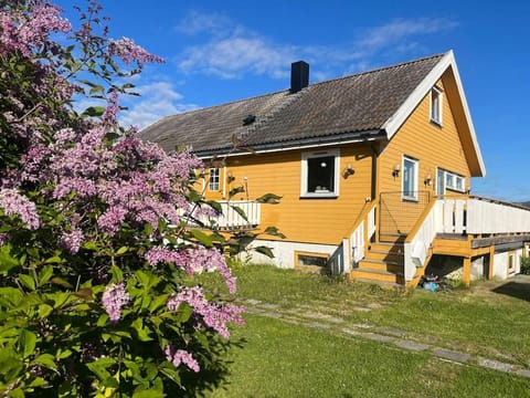 Hus med utsikt over Alta elva House in Lapland