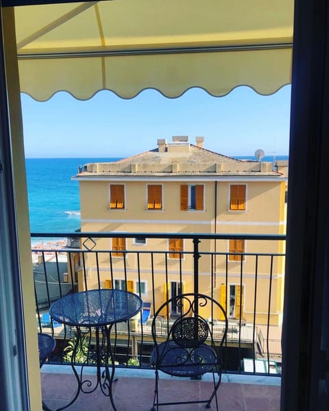 Day, Balcony/Terrace