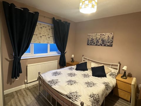 NKN cosy maisonette close to Dartford train station, food, shopping Wohnung in Dartford