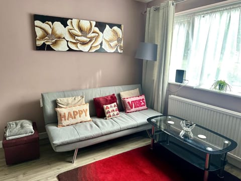 NKN cosy maisonette close to Dartford train station, food, shopping Wohnung in Dartford