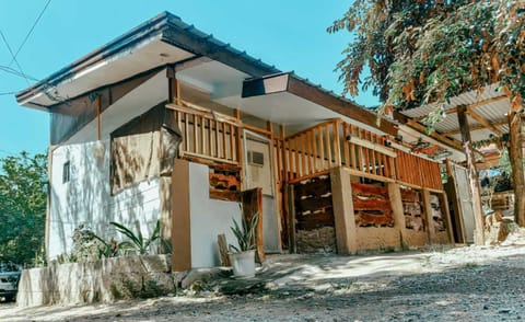 Transient House at Patar White Sand Beach House in Bolinao