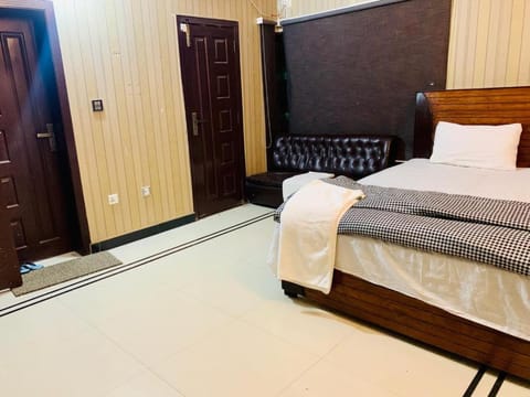 Moon light guesthouse Bed and Breakfast in Islamabad