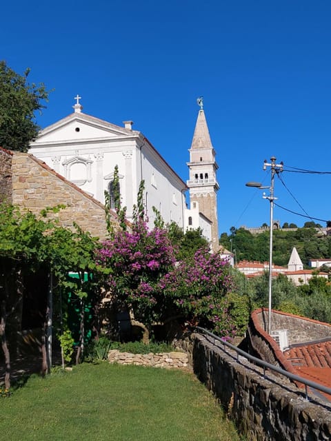 Nearby landmark, Garden