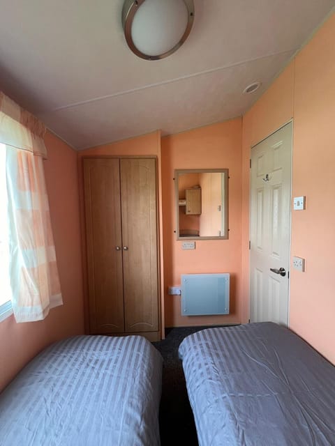 Light and Airy 2 Bedroom Mobile Home Condo in Aberystwyth