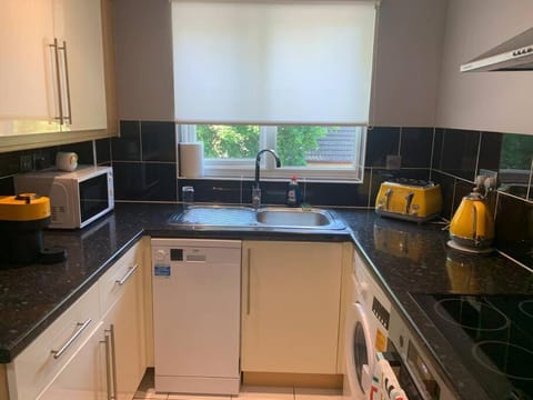 Cosy one bed flat free parking Condo in Guildford