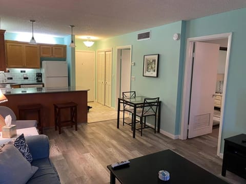 Steps to the ocean and more Condo in Fort Pierce