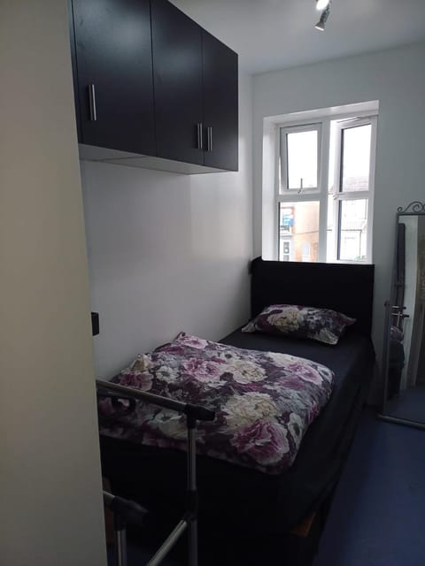 Budgeted Residence near Coventry Building Society (CBS) Arena with Parking Vacation rental in Coventry