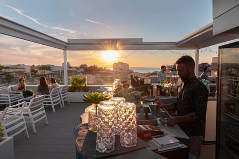 Balcony/Terrace, Food and drinks, Sunset