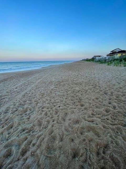 Spacious OBX Home with Kayaks & Bikes Close to Beach & Amenities House in Southern Shores